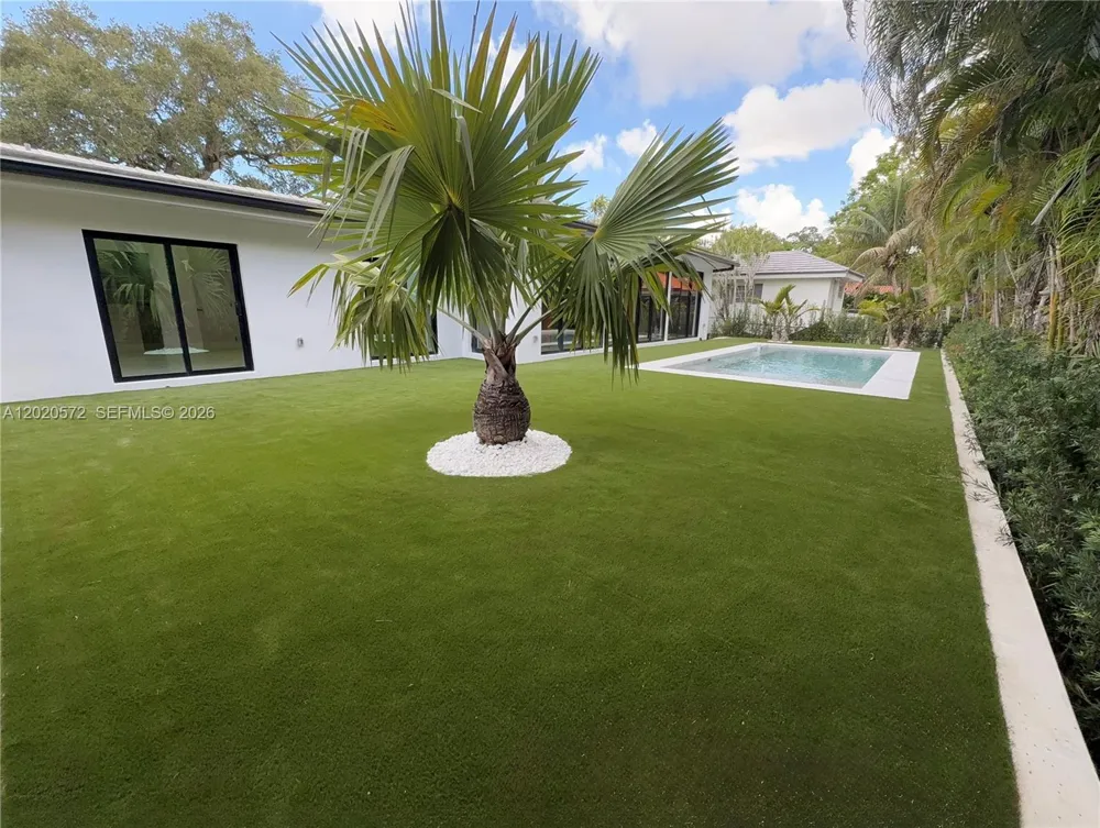 439 Hardee Rd Coral Gables, FL 33146