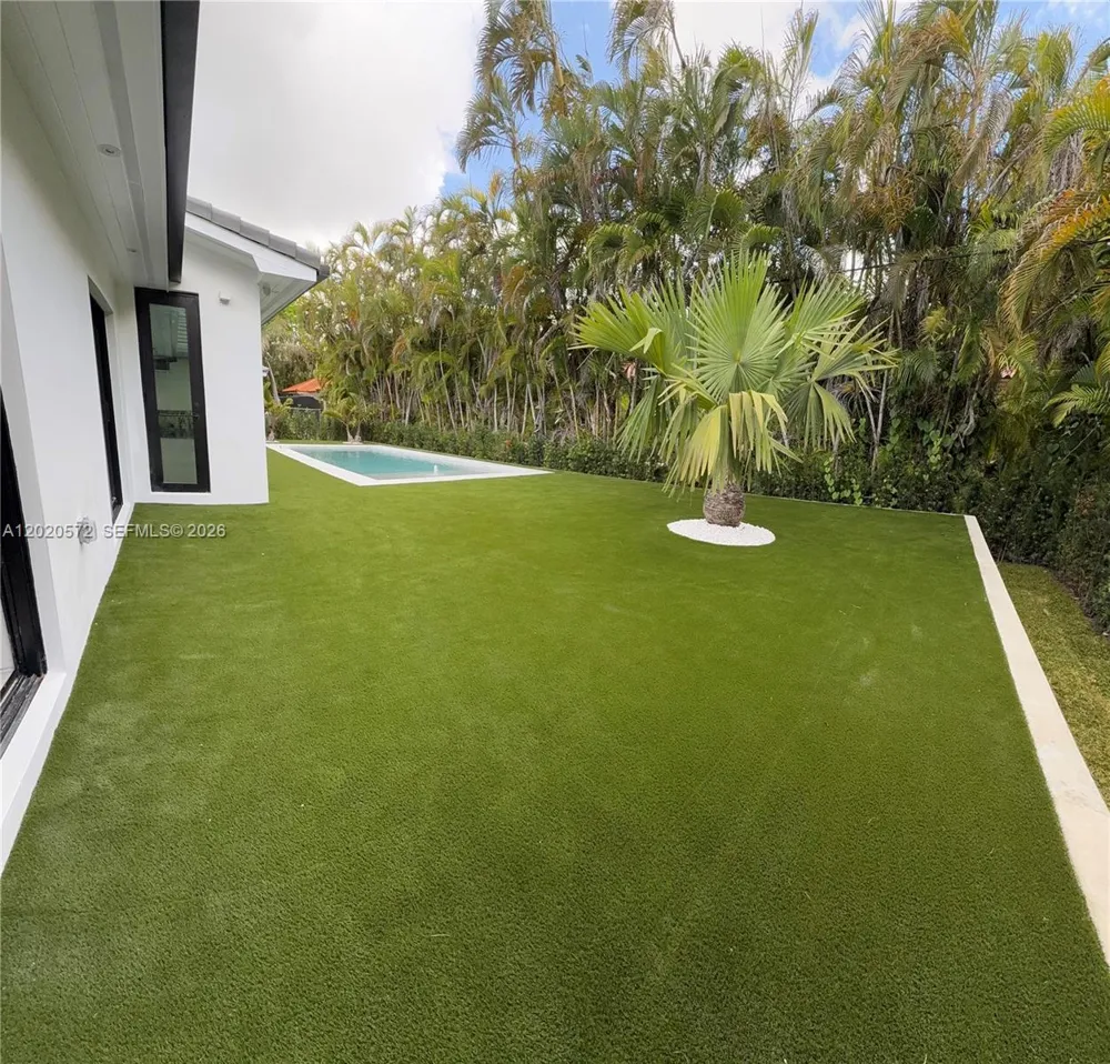 439 Hardee Rd Coral Gables, FL 33146