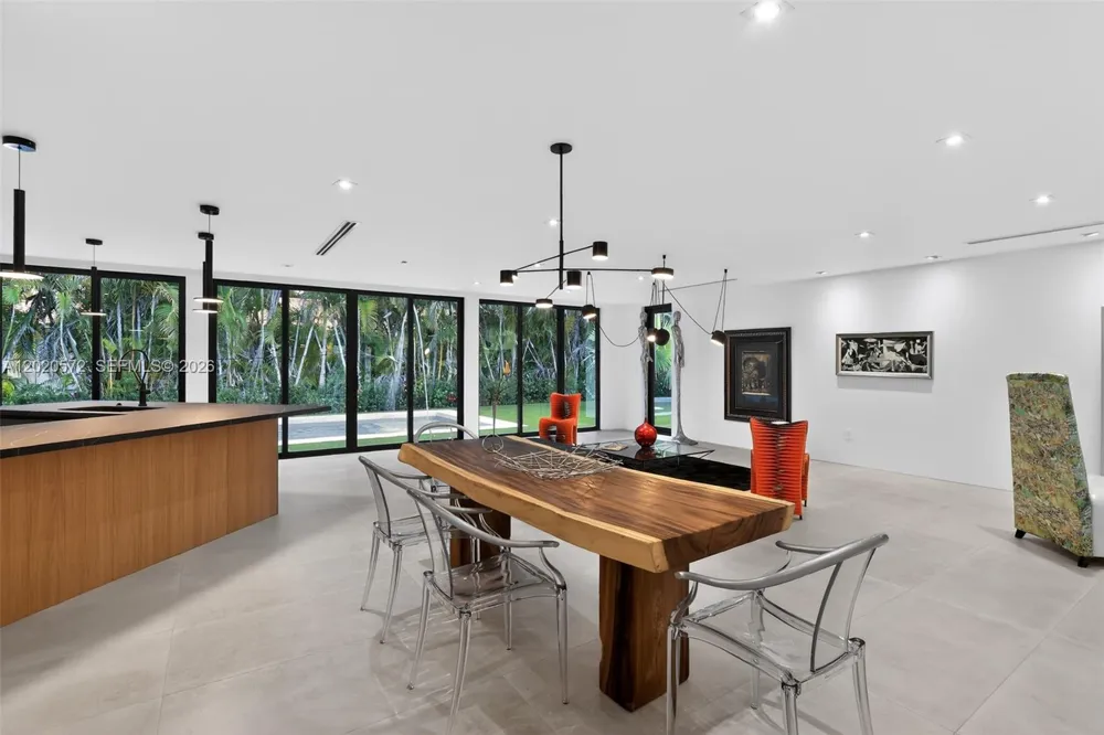 439 Hardee Rd Coral Gables, FL 33146