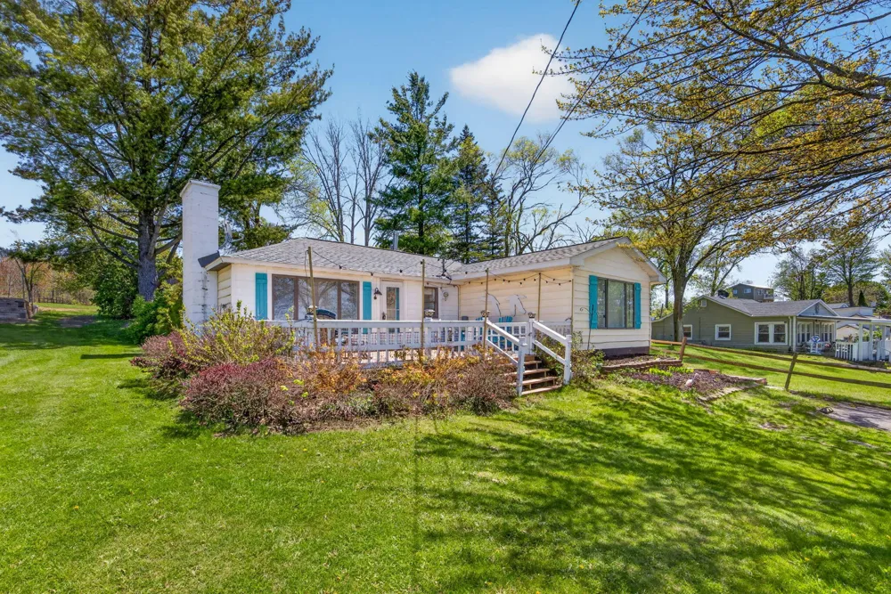 19380 E Chippewa Drive Rodney, MI 49342