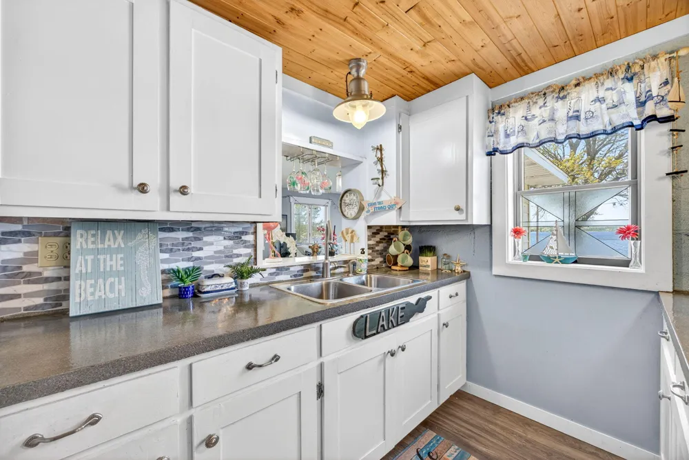 19380 E Chippewa Drive Rodney, MI 49342