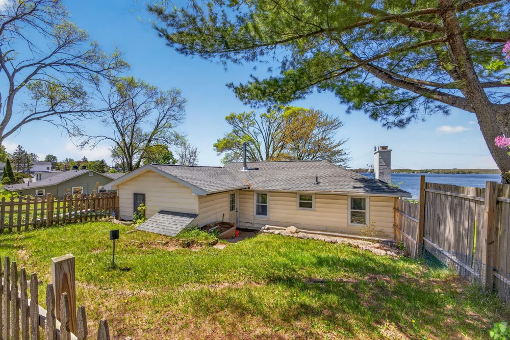 19380 E Chippewa Drive Rodney, MI 49342