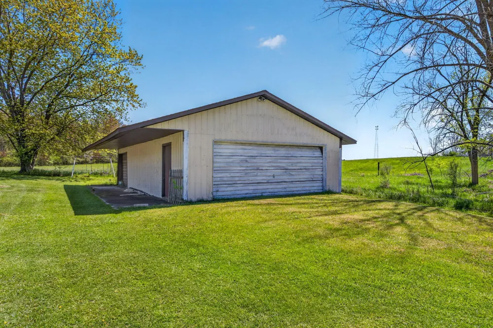 19380 E Chippewa Drive Rodney, MI 49342