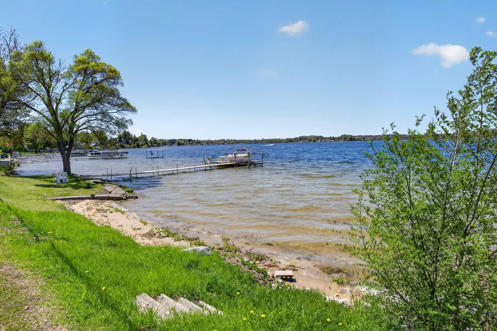 19380 E Chippewa Drive Rodney, MI 49342