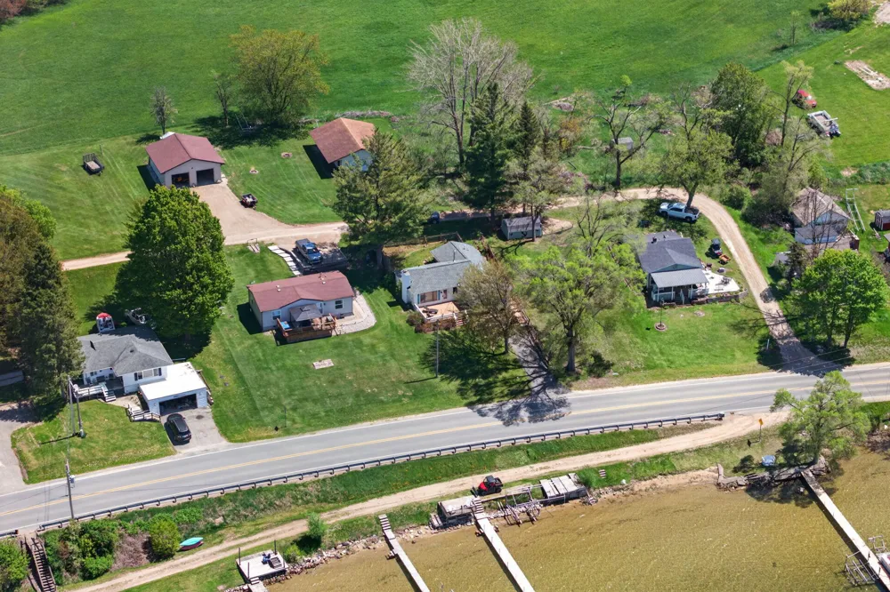 19380 E Chippewa Drive Rodney, MI 49342