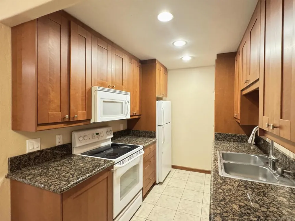 8520 Via Mallorca #J La Jolla, CA 92037