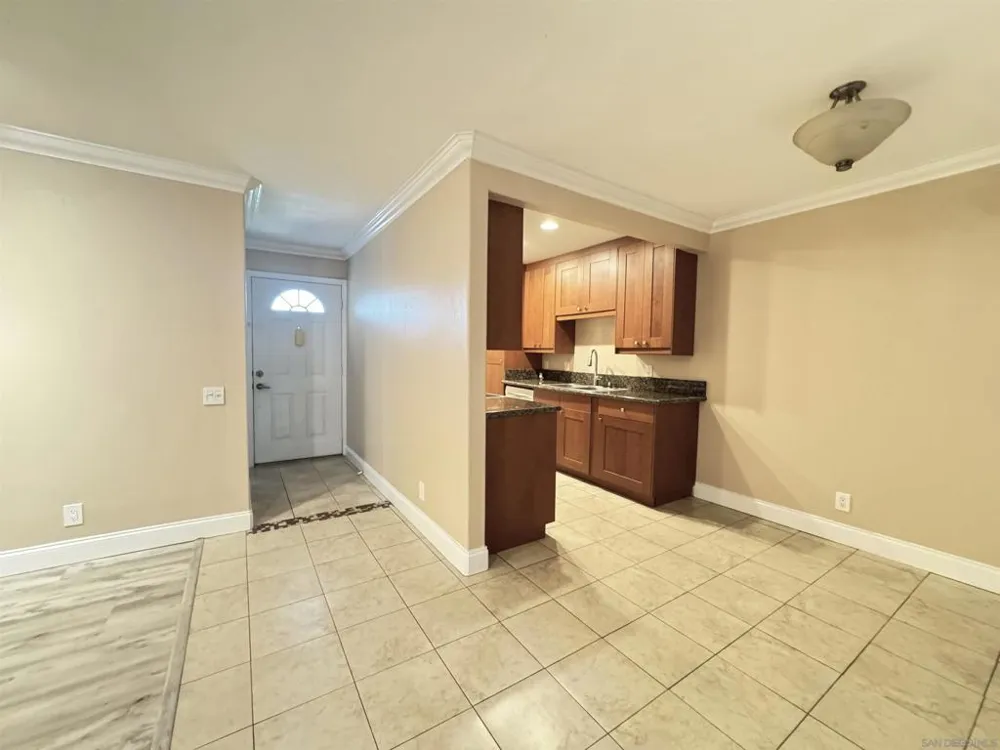 8520 Via Mallorca #J La Jolla, CA 92037