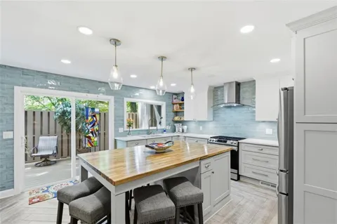 270 Lakeview Ridge W