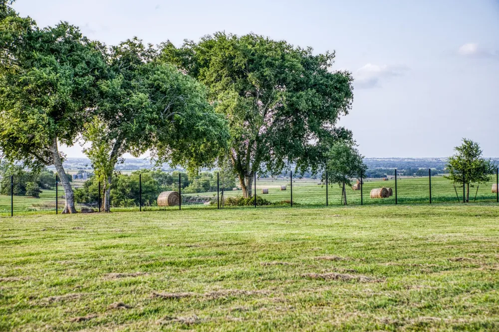 3575 County Road 271 Moulton, TX 77975