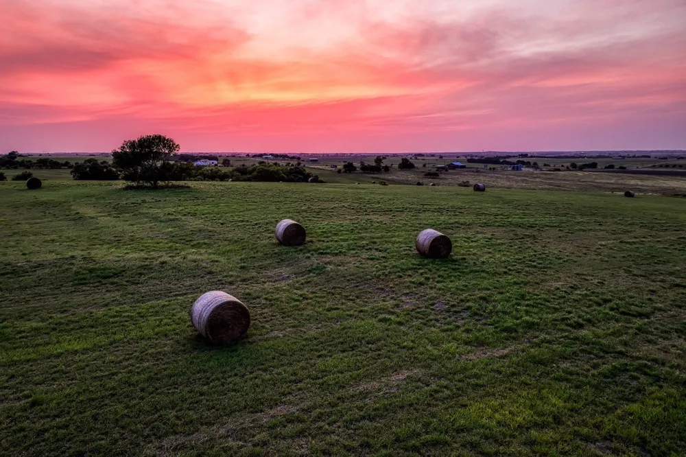 3575 County Road 271 Moulton, TX 77975