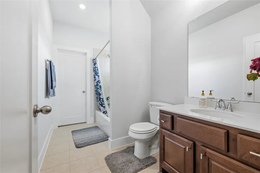 105 AUTUMN OAK WAY Georgetown, TX 78628