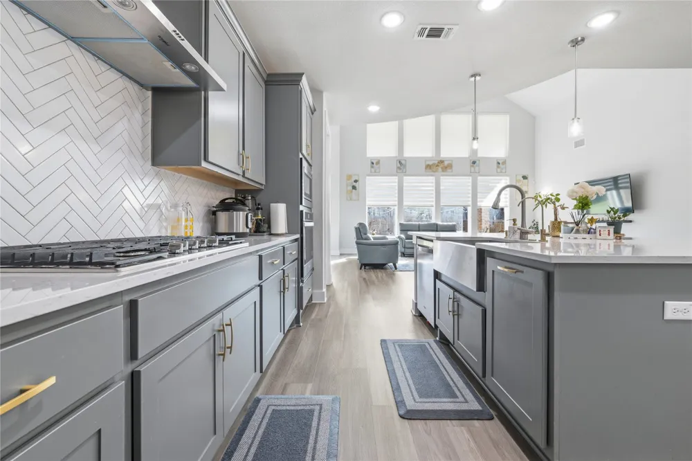 105 AUTUMN OAK WAY Georgetown, TX 78628