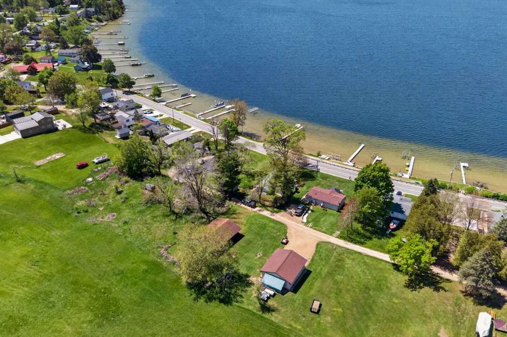 19380 E Chippewa Drive Chippewa Township, MI 49342