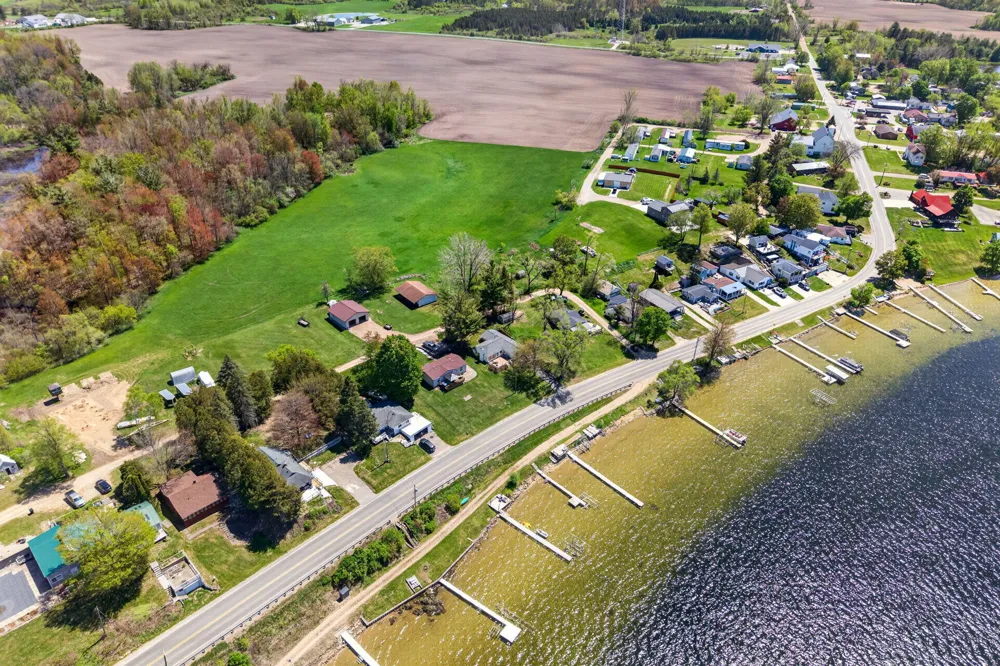 19380 E Chippewa Drive Chippewa Township, MI 49342