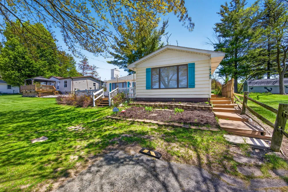 19380 E Chippewa Drive Chippewa Township, MI 49342