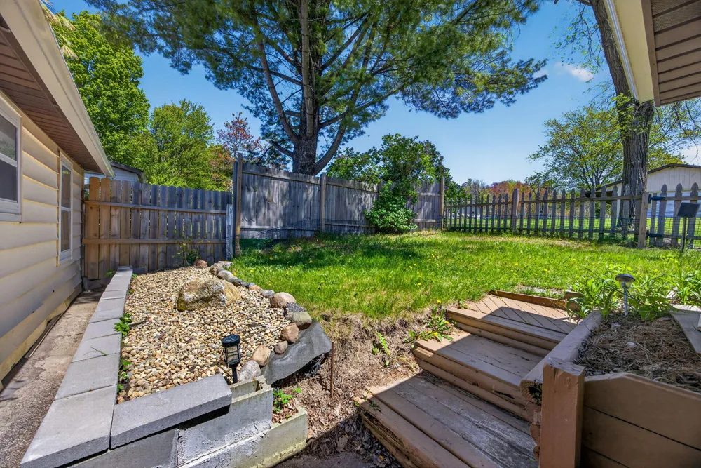 19380 E Chippewa Drive Chippewa Township, MI 49342