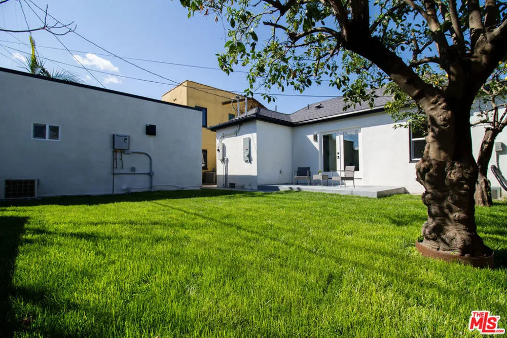 4068 Sutro Avenue Los Angeles, CA 90008