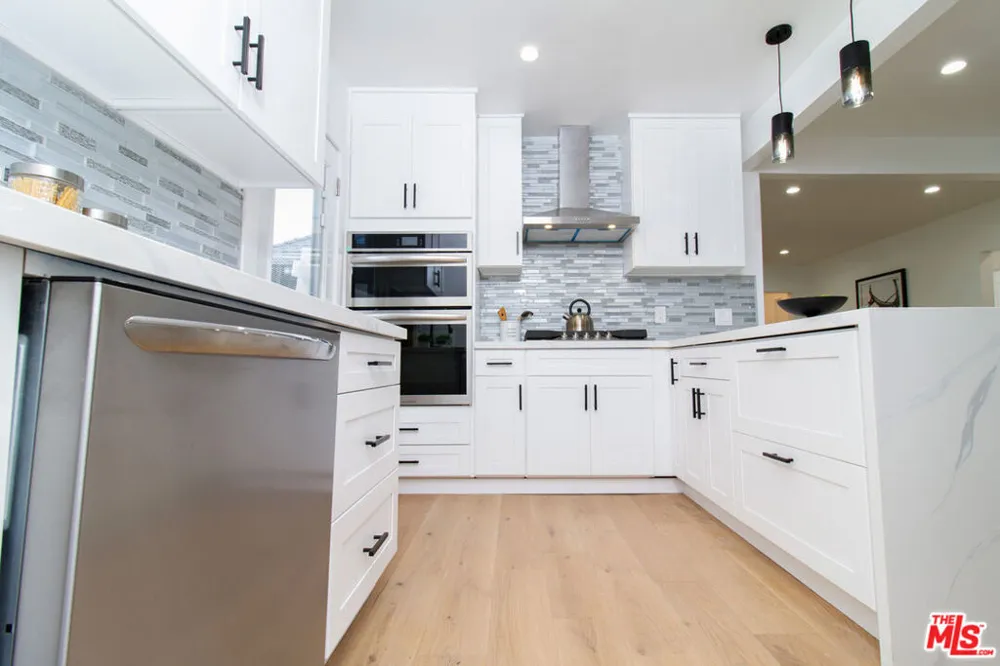 4068 Sutro Avenue Los Angeles, CA 90008