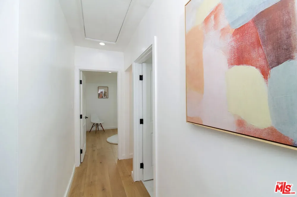 4068 Sutro Avenue Los Angeles, CA 90008