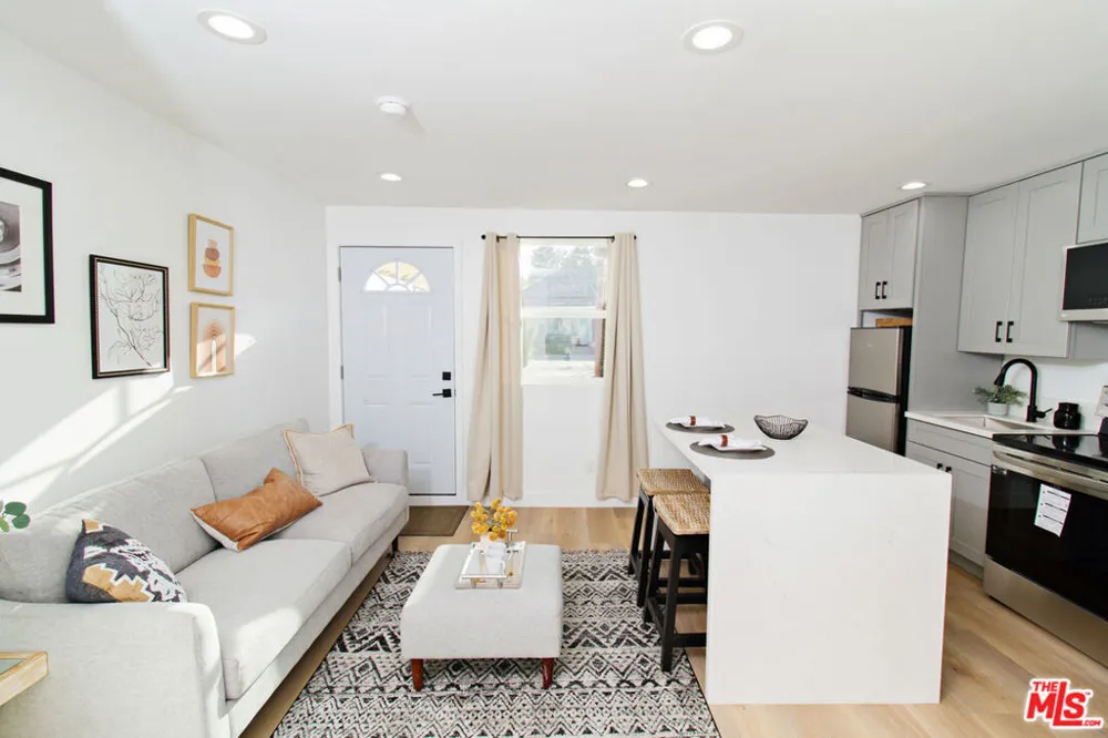4068 Sutro Avenue Los Angeles, CA 90008