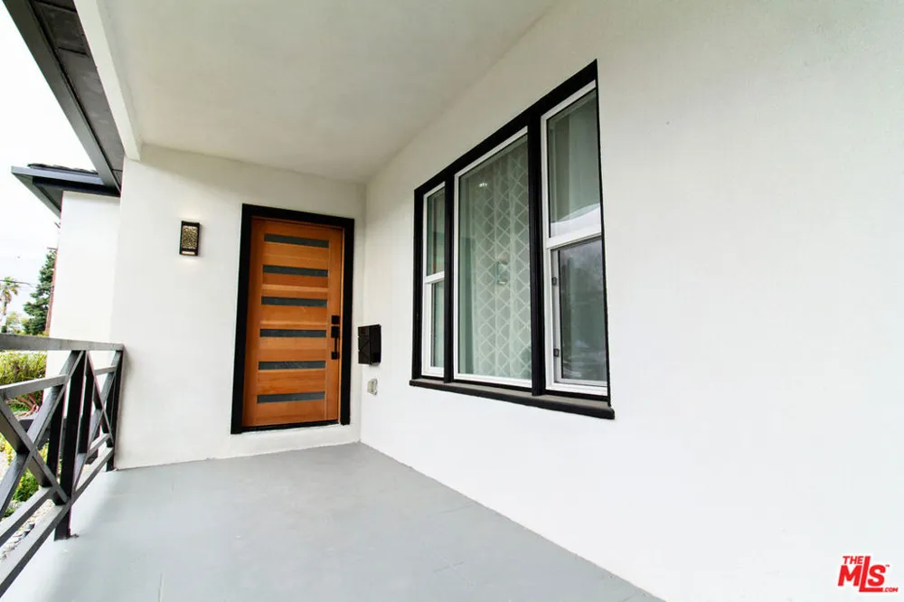 4068 Sutro Avenue Los Angeles, CA 90008