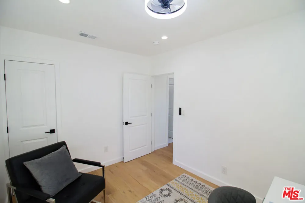 4068 Sutro Avenue Los Angeles, CA 90008