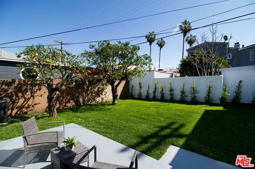 4068 Sutro Avenue Los Angeles, CA 90008