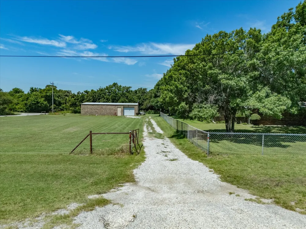 7642 Tx-175 Montague, TX 76251