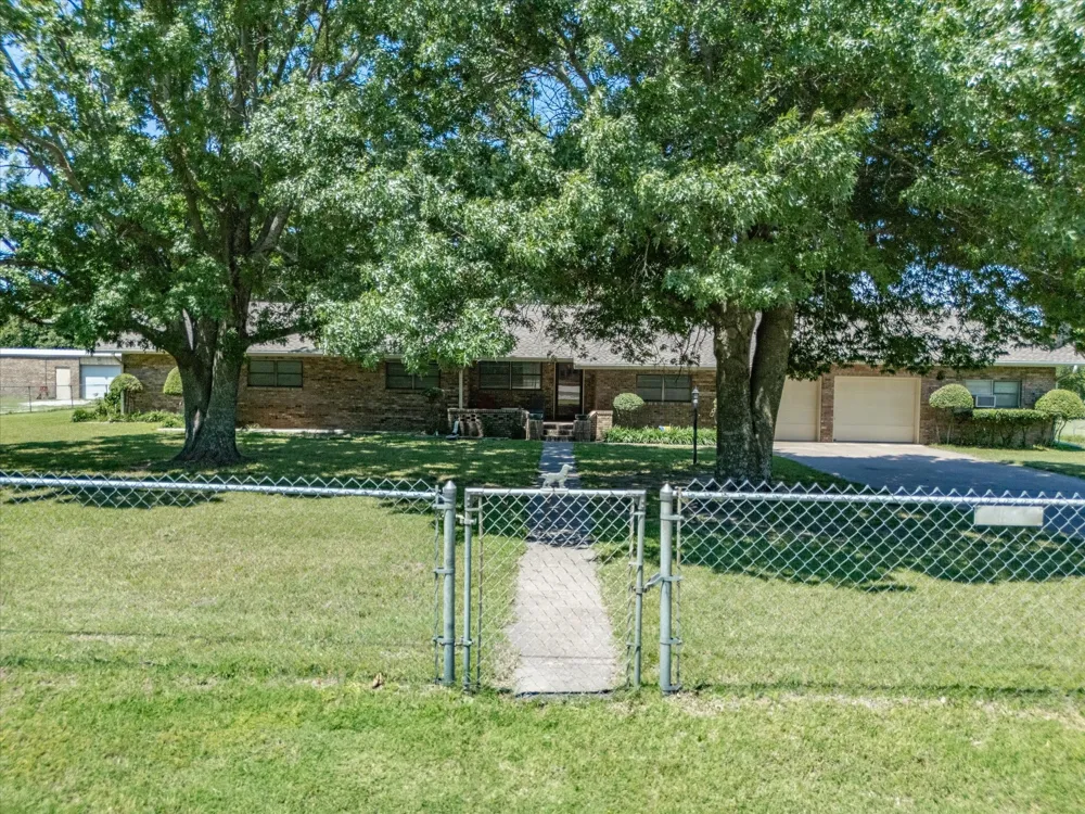 7642 Tx-175 Montague, TX 76251