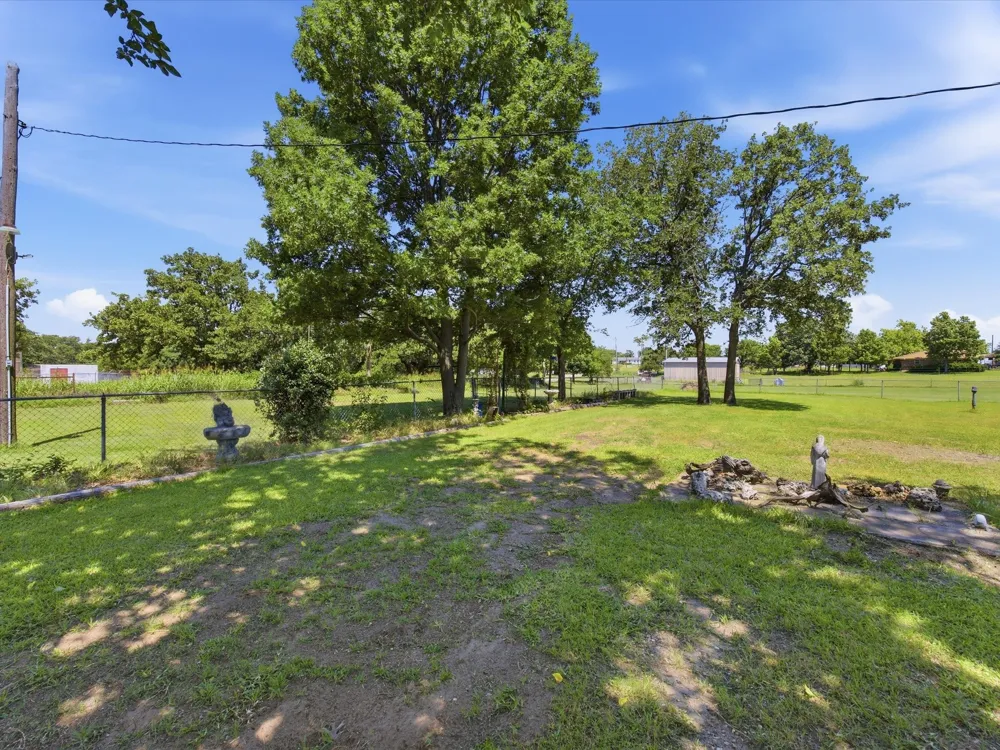 7642 Tx-175 Montague, TX 76251