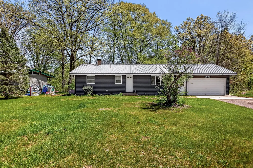 3868 S Riverview Drive Hesperia, MI 49421