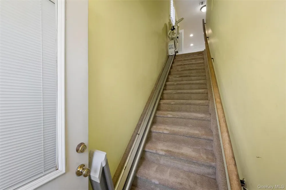 86 W Cambridge Drive W #86 Copiague, NY 11726