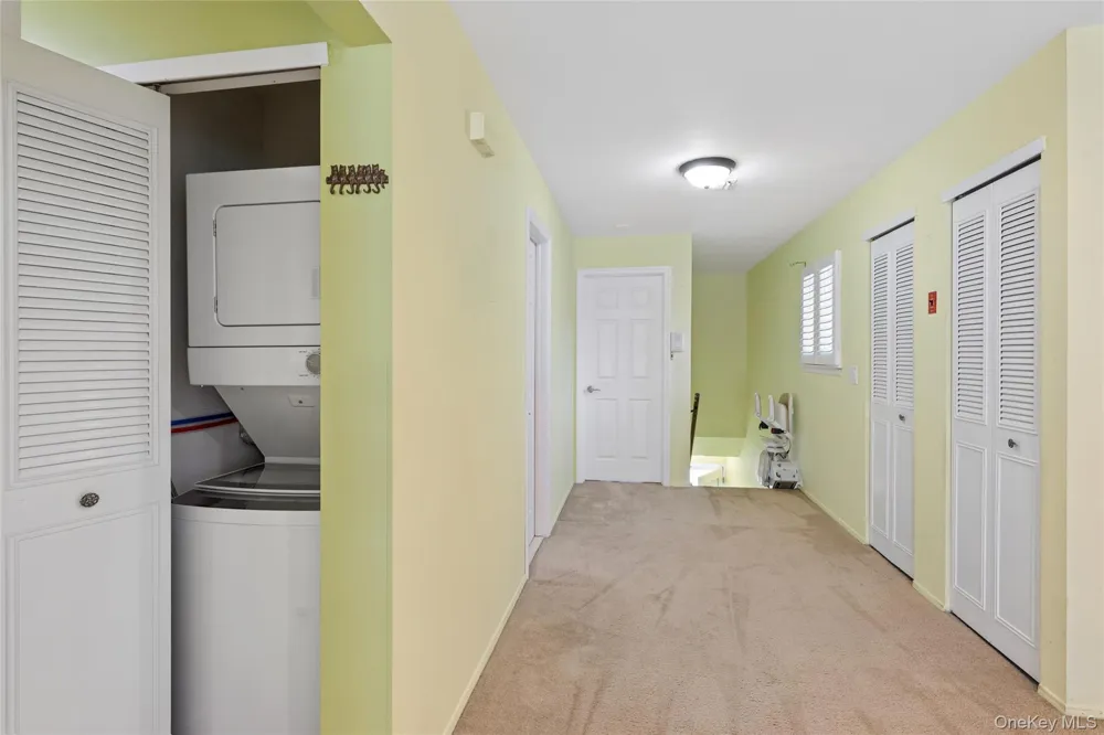 86 W Cambridge Drive W #86 Copiague, NY 11726