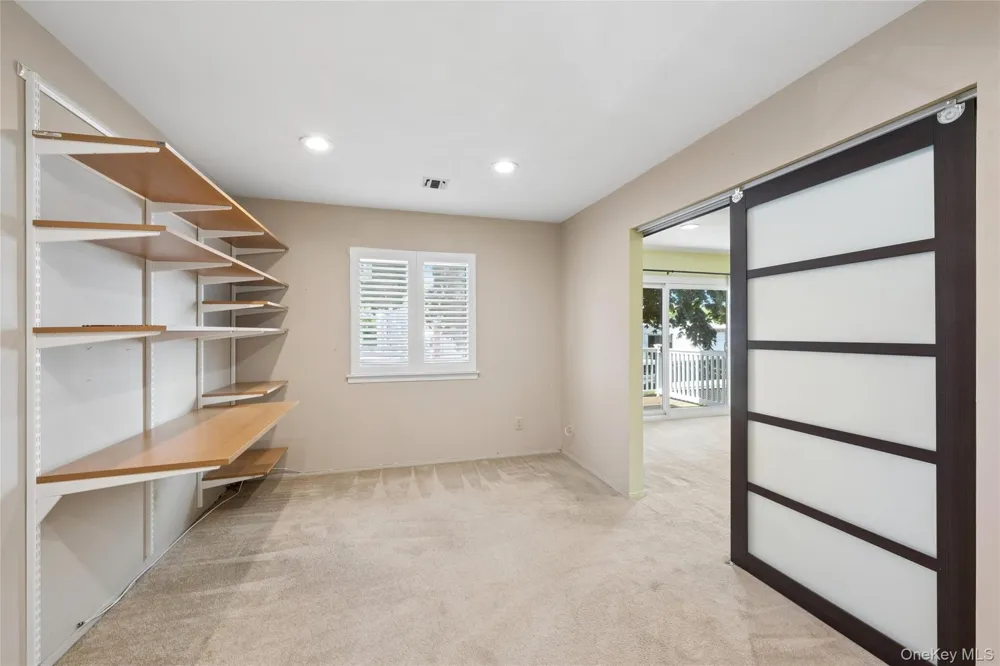 86 W Cambridge Drive W #86 Copiague, NY 11726