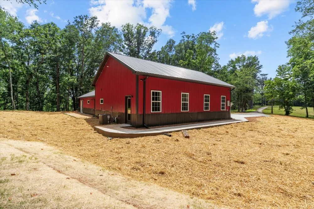 2796 Highway 100 Centerville, TN 37033