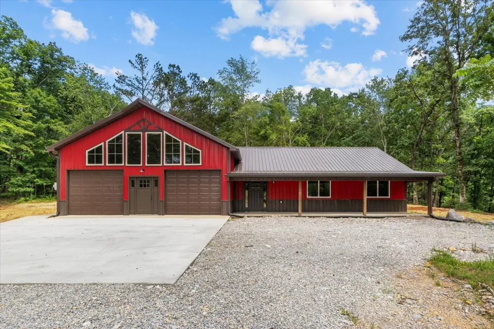 2796 Highway 100 Centerville, TN 37033