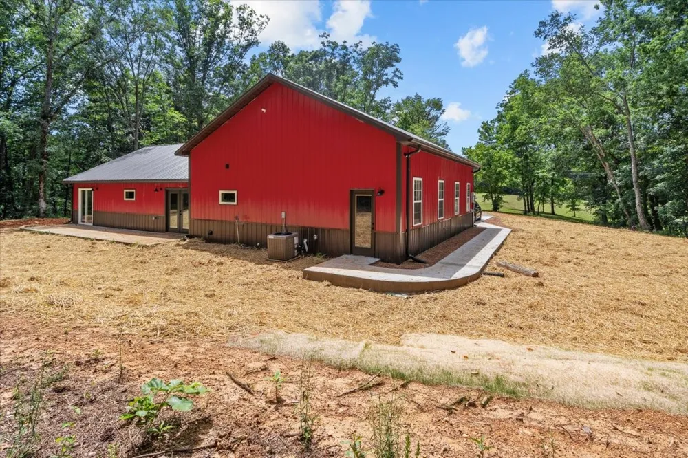 2796 Highway 100 Centerville, TN 37033