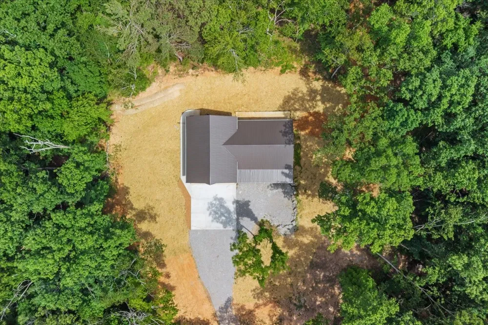 2796 Highway 100 Centerville, TN 37033