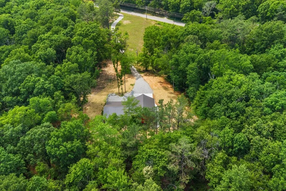 2796 Highway 100 Centerville, TN 37033