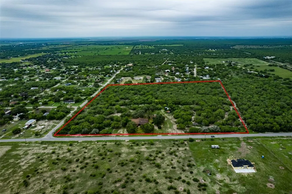 9675 County Road 325 Mathis, TX 78368