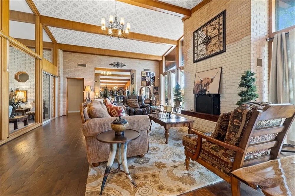 9675 County Road 325 Mathis, TX 78368
