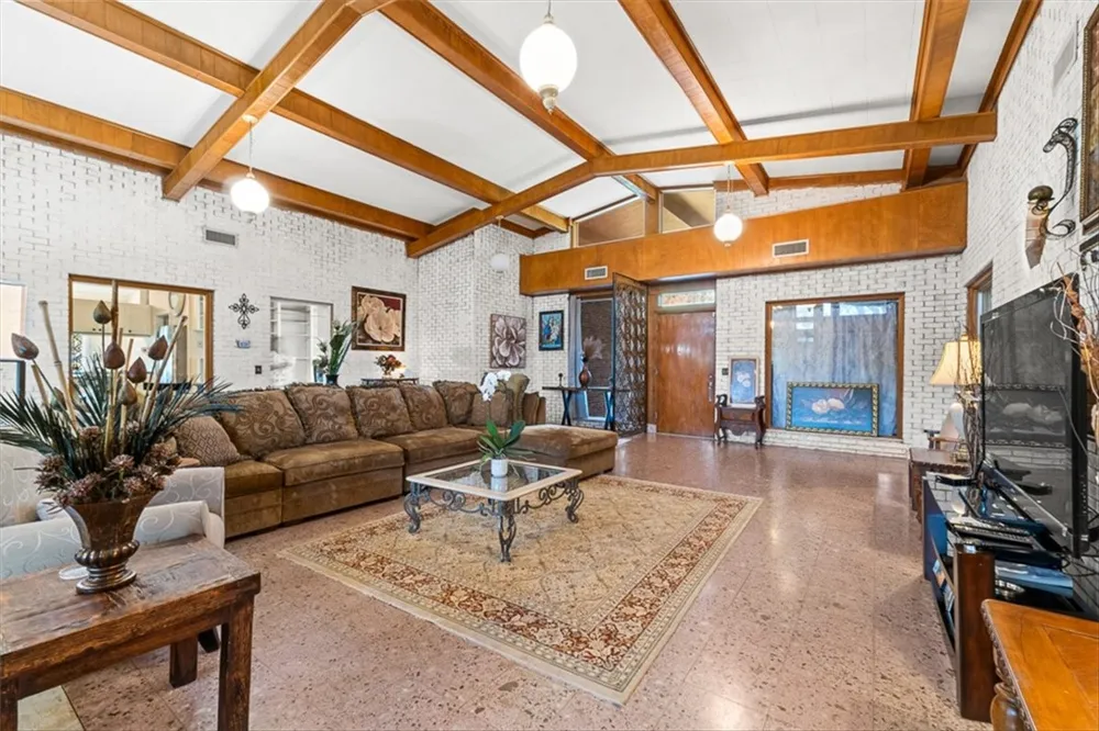 9675 County Road 325 Mathis, TX 78368