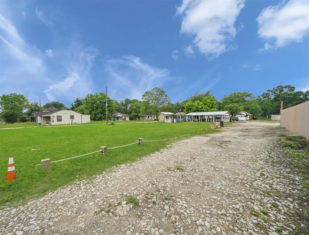 2842 5th Street Stafford, TX 77477