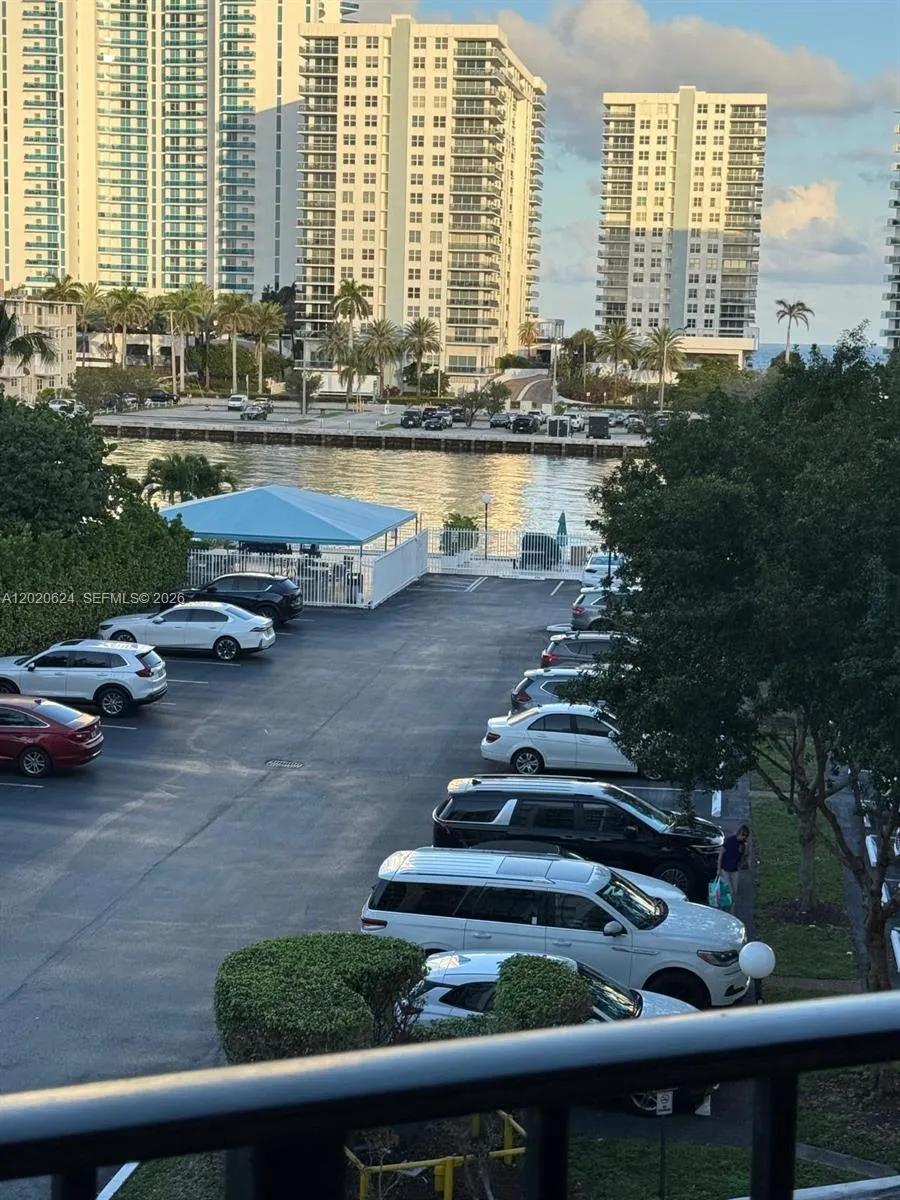 800 Parkview Dr #406 Hallandale Beach, FL 33009
