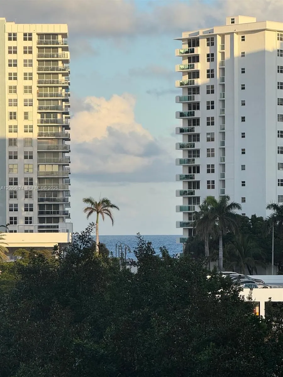 800 Parkview Dr #406 Hallandale Beach, FL 33009