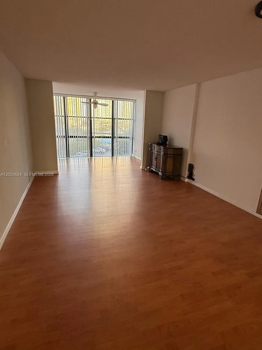 800 Parkview Dr #406 Hallandale Beach, FL 33009