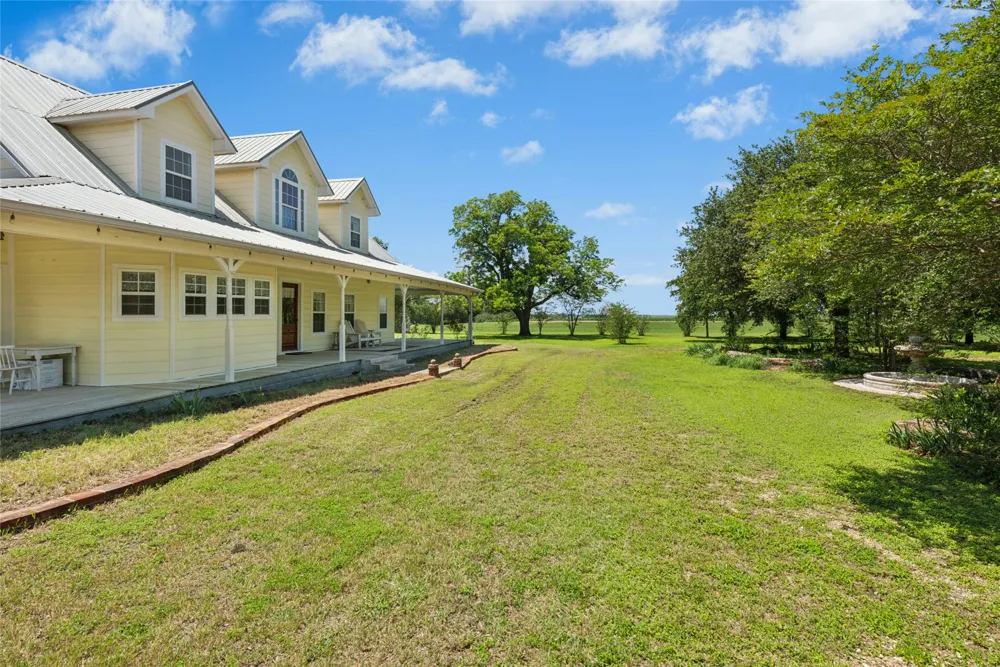 1610 County Road 463 Elgin, TX 78621
