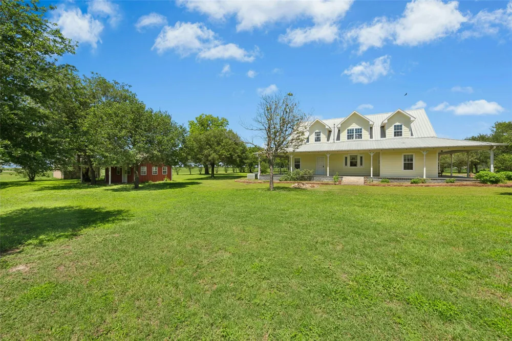 1610 County Road 463 Elgin, TX 78621