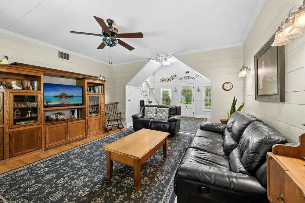 1610 County Road 463 Elgin, TX 78621