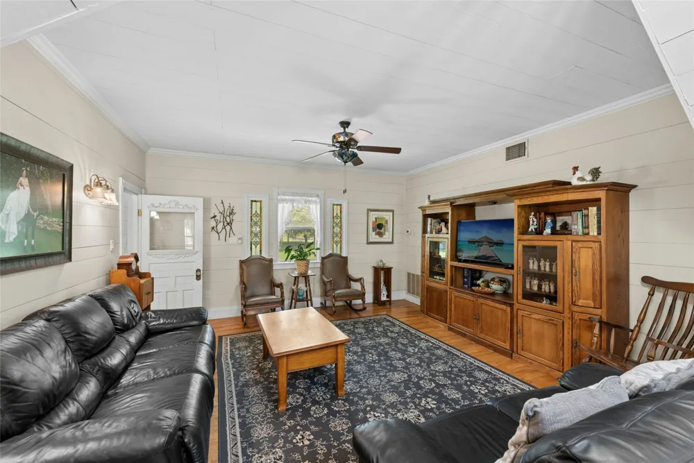 1610 County Road 463 Elgin, TX 78621